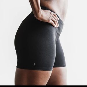 NoBull Mid Rise Short Plush Heather in Black. Size S. LIKE NEW